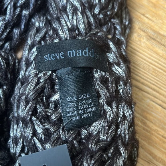 NWT Steve Madden Infinity Scarf - Picture 3 of 4